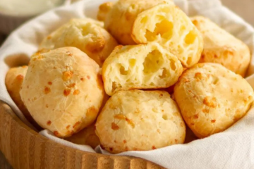 Brazilian cheese bread balls